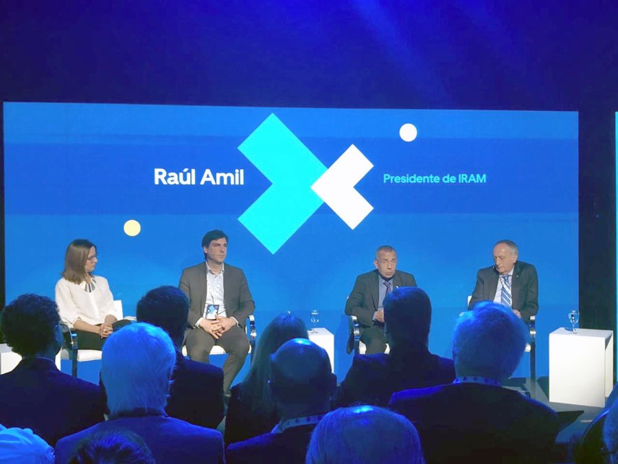 FOTO PRENSA IRAM DEBATE. Fernando Grasso, Ra&uacute;l Amil y Miguel Acevedo en el panel de cierre.