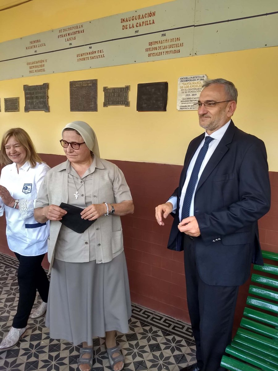 FOTO PRENSA AC// EN MARIA JUANA./ Descubrimiento de la placa recordativa.