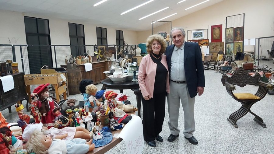 FOTO M. MORENO// COLECCIONISTAS// Bibi y Luis Polo junto a reliquias de los iniciadores.