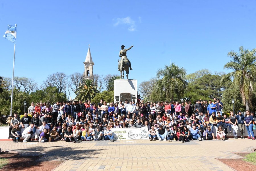FOTO CP// CAMINATA./ Los participantes en la tradicional actividad.