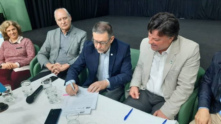 FOTO COMUNICACION UNRAF// CONVENIO TRIPARTITO.// Enrique Marucci, Rub&eacute;n Asc&uacute;a y Fernando Almada al celebrar el acuerdo.