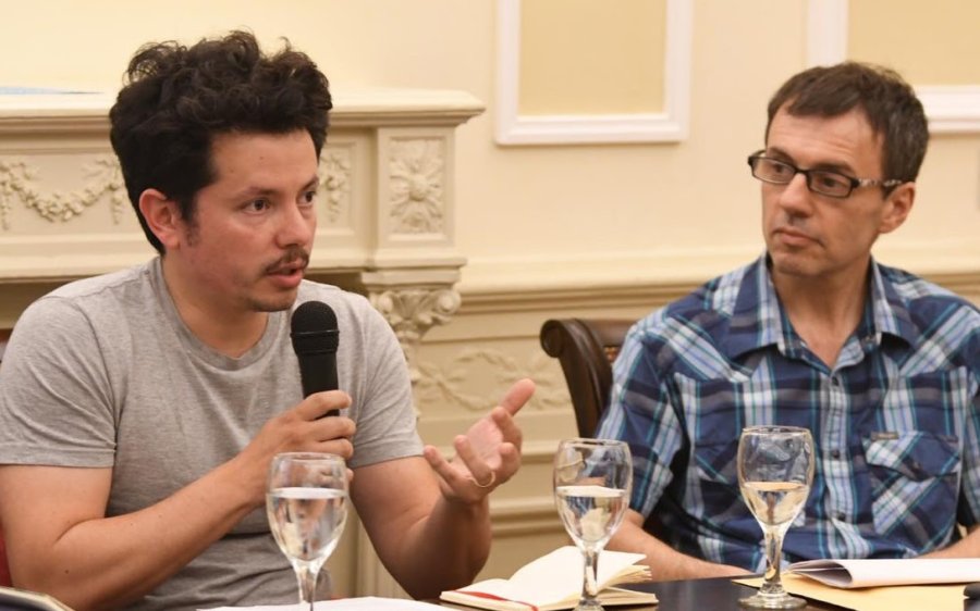 FOTO SCA// POETAS//Francisco Bitar y Osvaldo Aguirre durante la jornada inaugural.