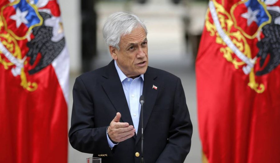 FOTO AFP MENSAJE. Pi&ntilde;era al hacer nuevos anuncios.