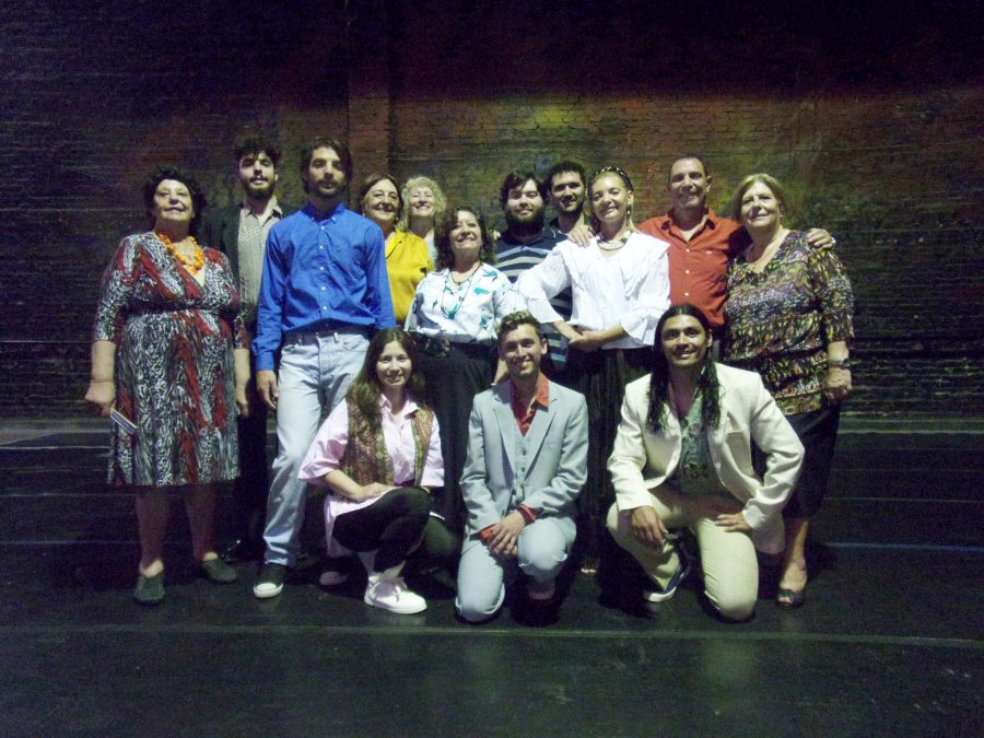 FOTO PRENSA CCR// ELENCO./ El grupo que da vida al nuevo trabajo teatral.