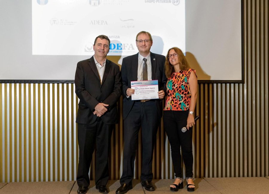 FOTO PRENSA GSS// GALARD&Oacute;N./Federico Ariel y Diego Zehnder al recibir la distinci&oacute;n.
