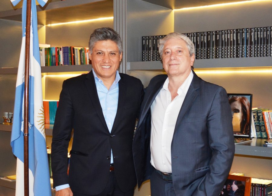 FOTO PRENSA UTTA// CONVENIO./ Claudio Ponce y Carlos Felice tras la firma del acuerdo.