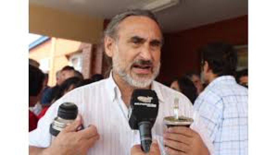 FOTO ARCHIVO LUIS BASTERRA. Ministro de Agricultura de la Nación. FOTO ARCHIVO CARLOS IANNIZZOTTO. Habló de una decisión "acertada".