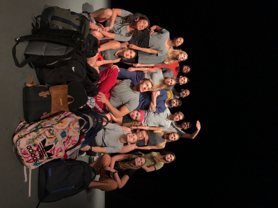 FOTO PRENSA LA M&Aacute;SCARA// ELENCO./ El grupo que da vida a la producci&oacute;n art&iacute;stica que se estrenar&aacute; ma&ntilde;ana.