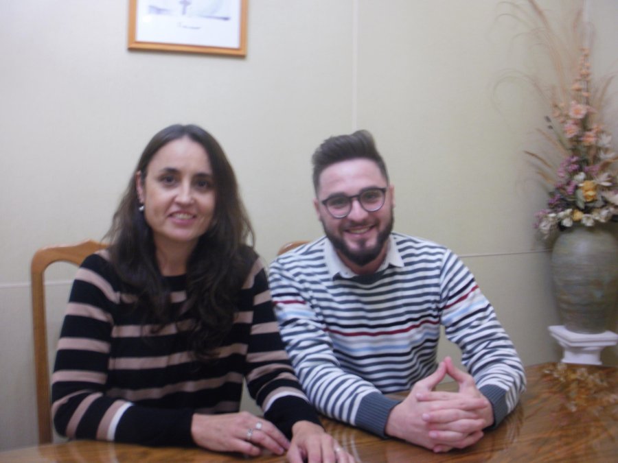 FOTO LA OPINION// INSCRIPCIONES ABIERTAS./ Patricia Imoberdorf y Eduardo Justiniano ofrecieron un panorama de la propuesta.