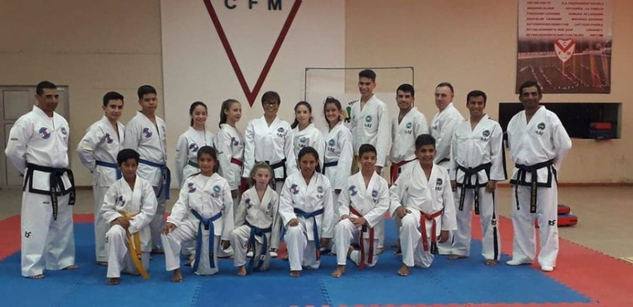 FOTO PRENSA COMUNA// EXAMENES./ El grupo que fue examinado el pasado domingo.