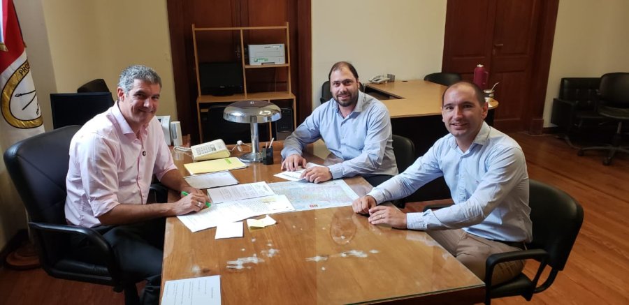 FOTO PRENSA COMUNA// ENCUENTRO./ El titular comunal se entrevist&oacute; con el funcionario de la Provincia.