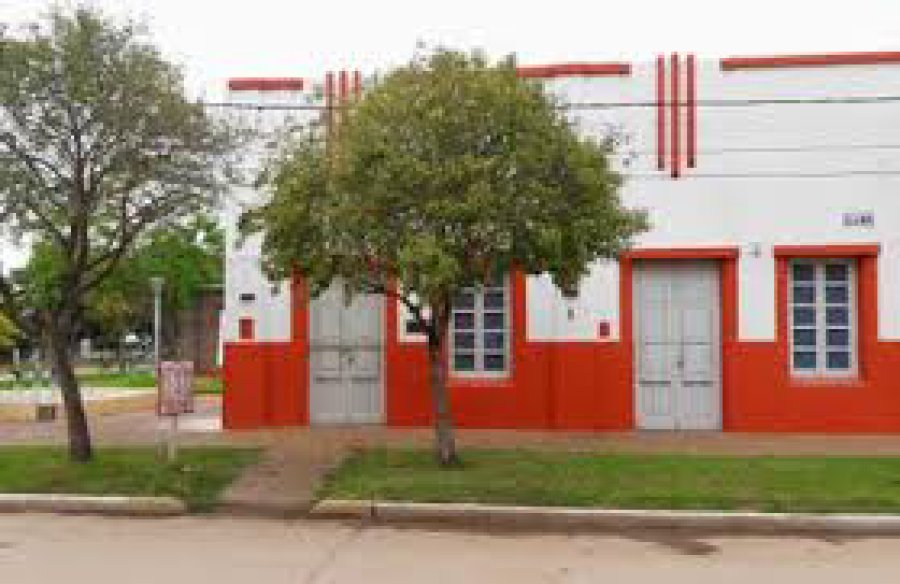 FOTO LA NACION// FACHADA./ El frente de la instituci&oacute;n que atesora la historia local.