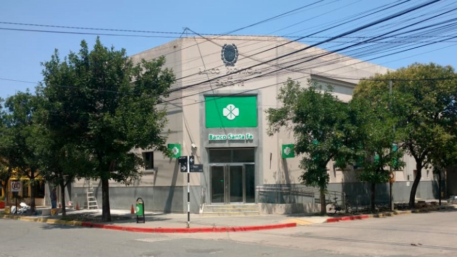 FOTO PRENSA AO// SUCURSAL./ La casa sunchalense del Banco de Santa Fe.