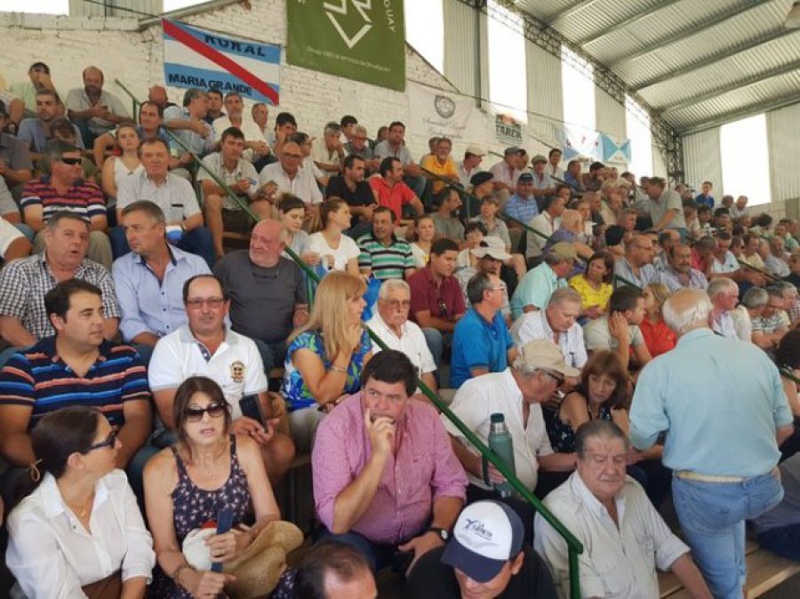 FOTO web ASAMBLEA. Los productores de la regi&oacute;n se autoconvocaron en Villaguay.