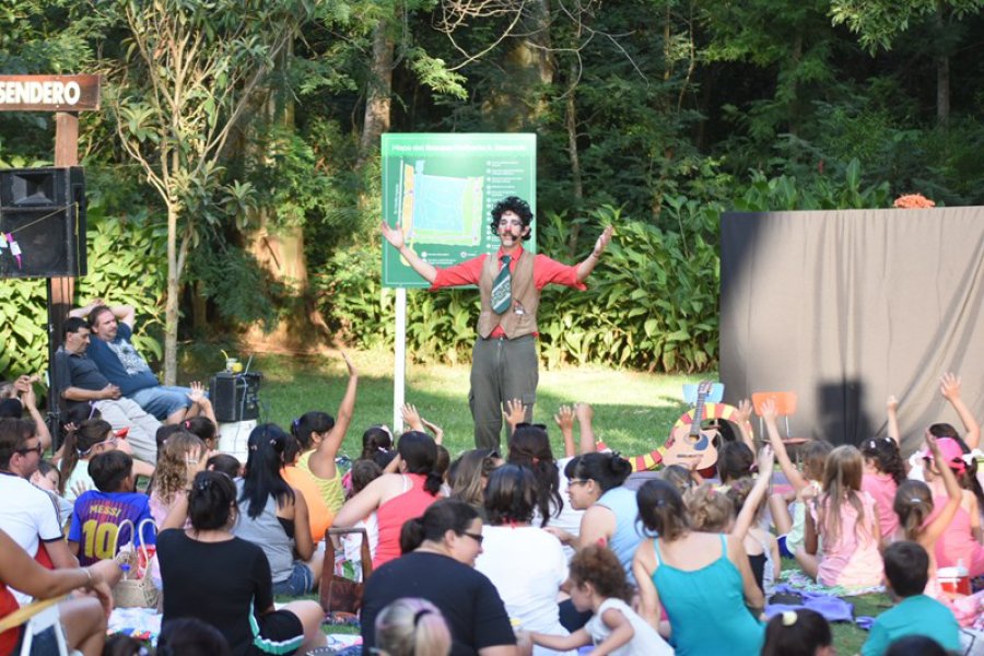 FOTO CP// TOTO TUL// Logr&oacute; cautivar a la muy bien predispuesta platea. CHICOS// Con entusiasmo disfrutaron de todas las propuestas.