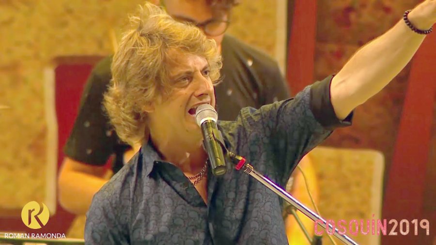 ARCHIVO PRENSA COSQU&Iacute;N/ ROM&Aacute;N RAMONDA:/M&uacute;sico pampeano en el Festival mayor. ESCENARIO ARMANDO TEJADA G&Oacute;MEZ/ All&iacute; poetas y m&uacute;sicos se funden en propuestas