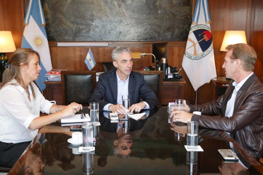 FOTO COMUNICACION// EN EL MINISTERIO DE TRANSPORTE./ El Intendente sunchalense se reuni&oacute; con el titular de la cartera nacional.