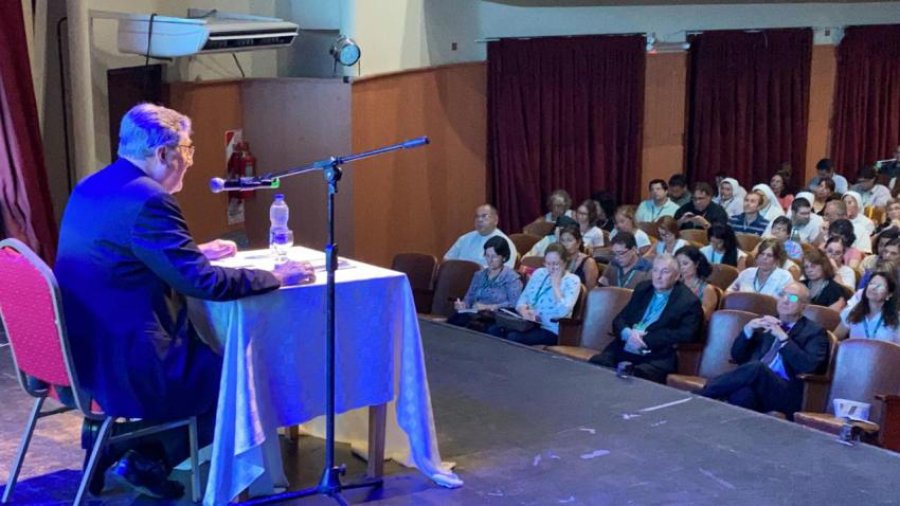 FOTO AICA// MONS. ELISEO MART&Iacute;N./ El  arzobispo de Rosario durante su exposici&oacute;n.
