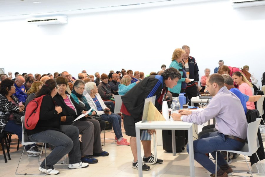 FOTO CP// INSCRIPCION./ La nutrida concurrencia habla por s&iacute; sola del inter&eacute;s despertado por el programa.