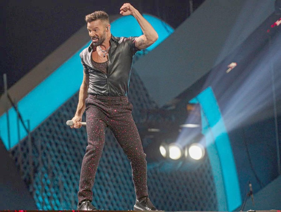 FOTO AP / ESTEBAN FELIX RICKY MARTIN. En plena acci&oacute;n en Vi&ntilde;a del Mar.
