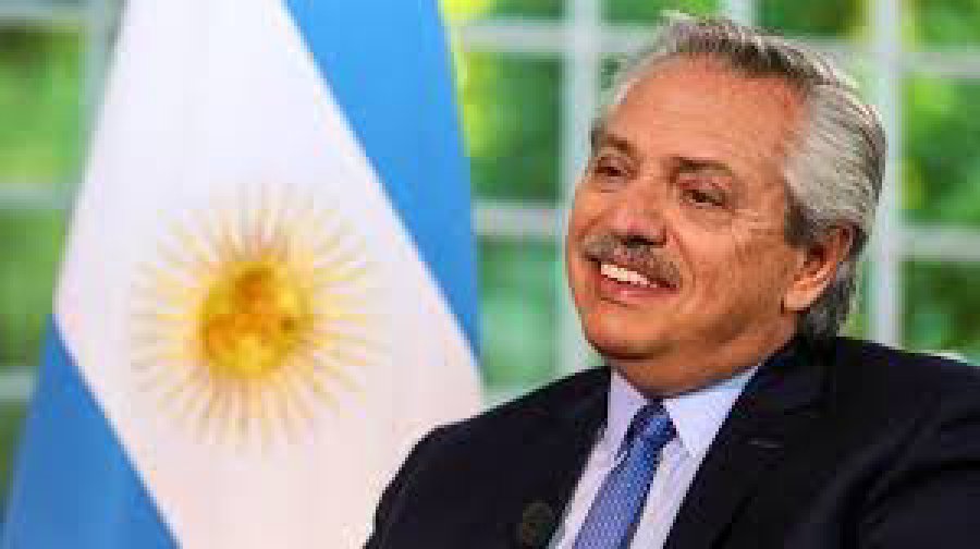 FOTO ARCHIVO ALBRETO FERNANDEZ. El Presidente, anunciaría el domingo la suba de 3% de retenciones a la soja y derivados.  FOTO ARCHIVO   SR DE TUCUMAN.  Se anticipó un cese de comercialización.