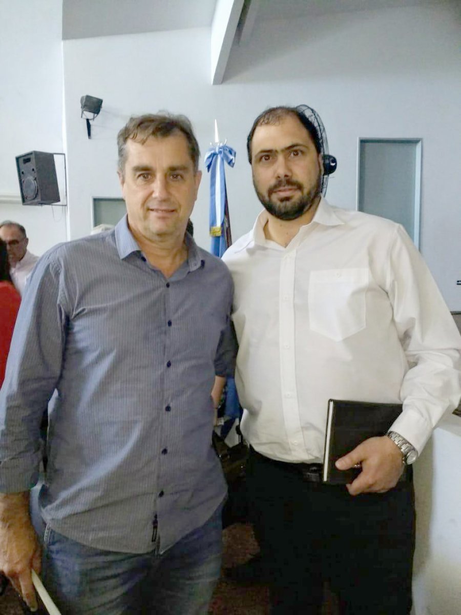 FOTO PRENSA COMUNA// ACOMPA&Ntilde;AMIENTO FAMILIAR-ESCOLAR// Fue propiciado un encuentro para brindar asistencia a familias que as&iacute; lo requieran. DENGUE./ Adem&aacute;s de la campa&ntilde;a de concientizaci&oacute;n se dispuso la fumigaci&oacute;n PROGRAMAS SOCIALES./ El titular comu