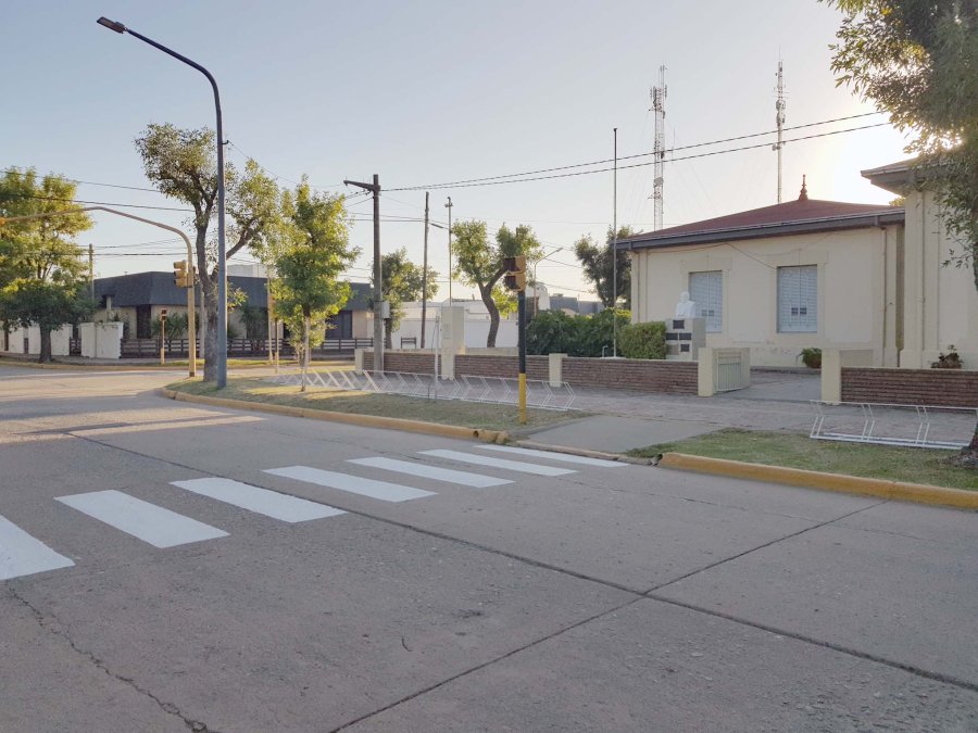 FOTO PRENSA COMUNA// TURISMO RURAL// Un instante del encuentro celebrado en dependencias de INTA Rafaela. FAE./ La ceremonia de entrega de los fondos para educaci&oacute;n fue presidida por Jos&eacute; Barbero. SENDAS PEATONALES./ Fueron pintadas en diversos secto