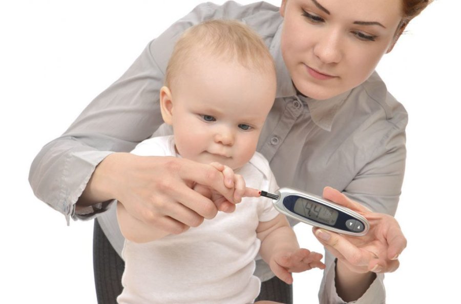 FOTO ARCHIVO DIABETES. Una postal que se observa en muchos domicilios.  FOTO ARCHIVO. NI&Ntilde;OS CON DIABETES.  Una de las formas para su control.