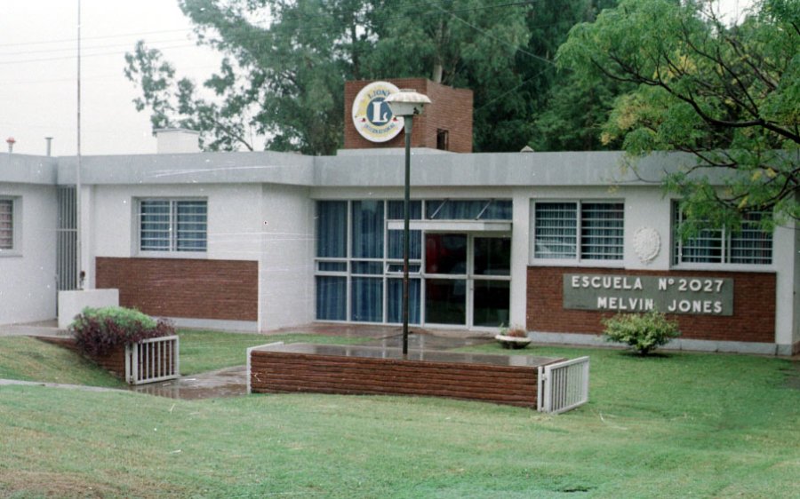 FOTO PRENSA LEONES// 9 LUNAS/ Jard&iacute;n de infantes, una de las obras del club. CARTEL DE LA PAZ// Certamen art&iacute;stico en el que participan escolares. ESCUELA MELVIN JONES// Obra mayor que contiene a alumnos de capacidades diferentes. CENTRO DE DIA// Obr