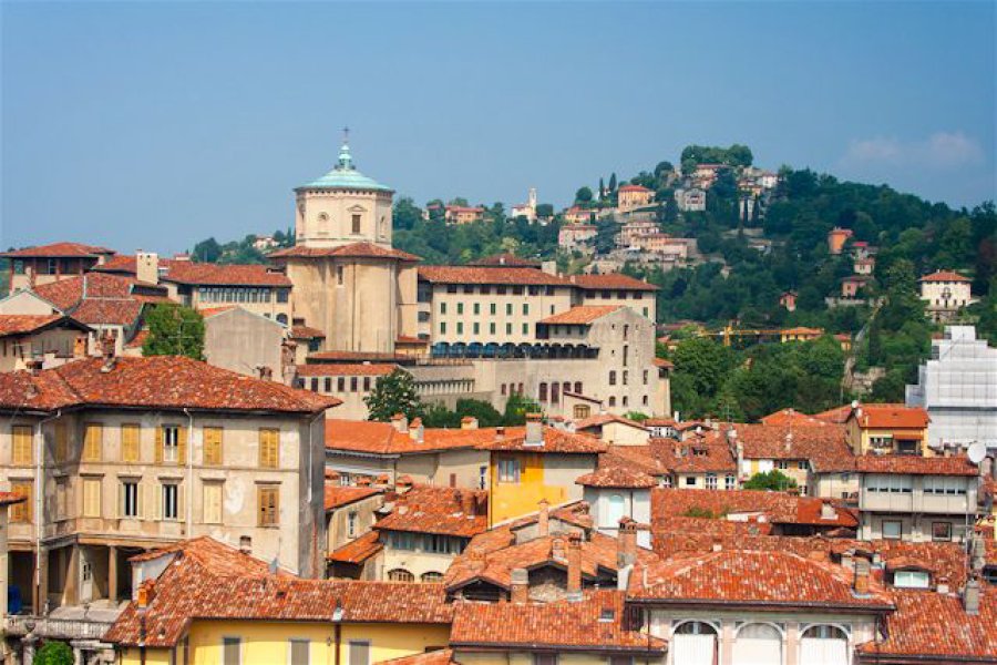 FOTO AFP BERGAMO. Una de las ciudades m&aacute;s afectadas por el coronavirus en Italia.