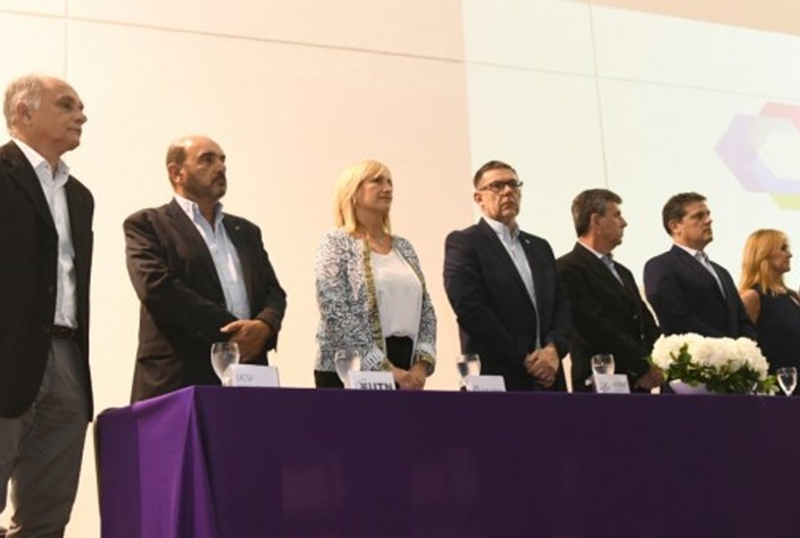 FOTO PRENSA CUR// AUTORIDADES.// Los integrantes del Consejo Universitario de Rafaela.