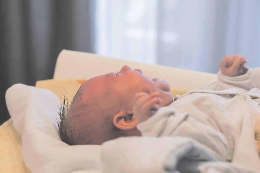 BEBES. Todos los nacidos a partir del 20 de marzo han vivido toda su vida en cuarentena.