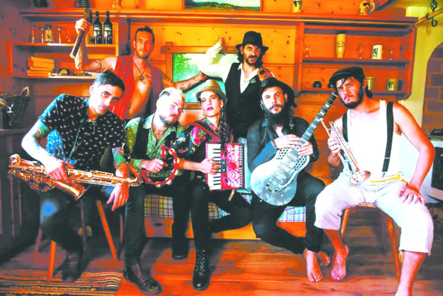 FOTO TELESHOW// LA FANFARRIA DEL CAPIT&Aacute;N// La banda argentina que le pone m&uacute;sica a la Casa de Papel.