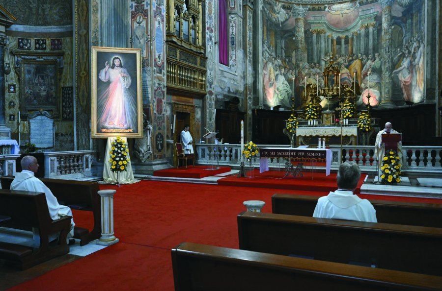 FOTO VATICAN MEDIA// CELEBRACION./ Fue presidida por Francisco en la iglesia Santo Spirito en Sassia, Roma.