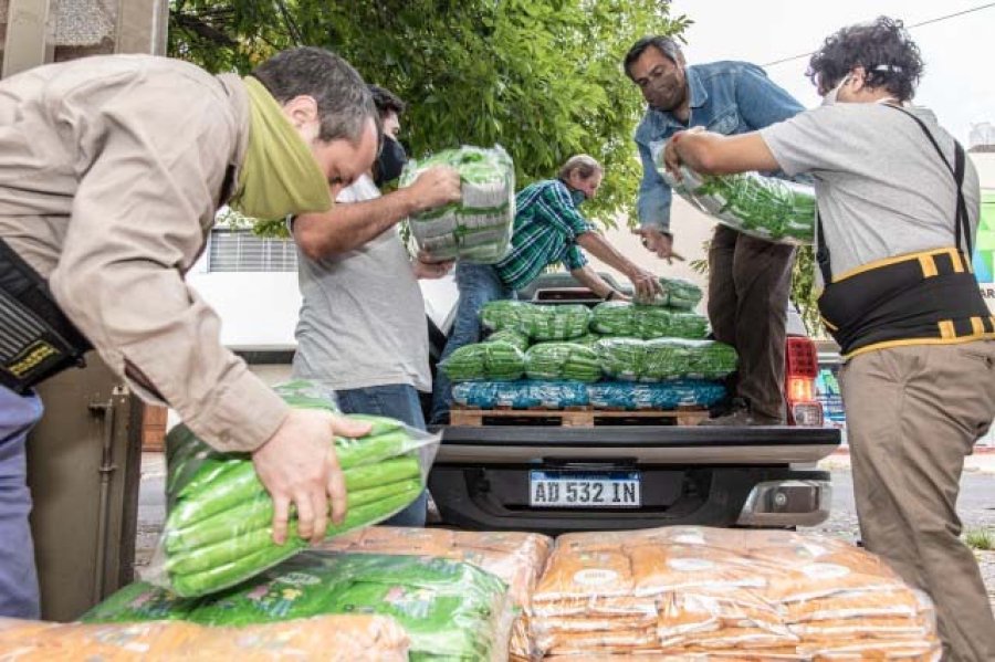 FOTO PRENSA UNL// ALIMENTOS.//Se entregan en siete ciudades santafesinas.
