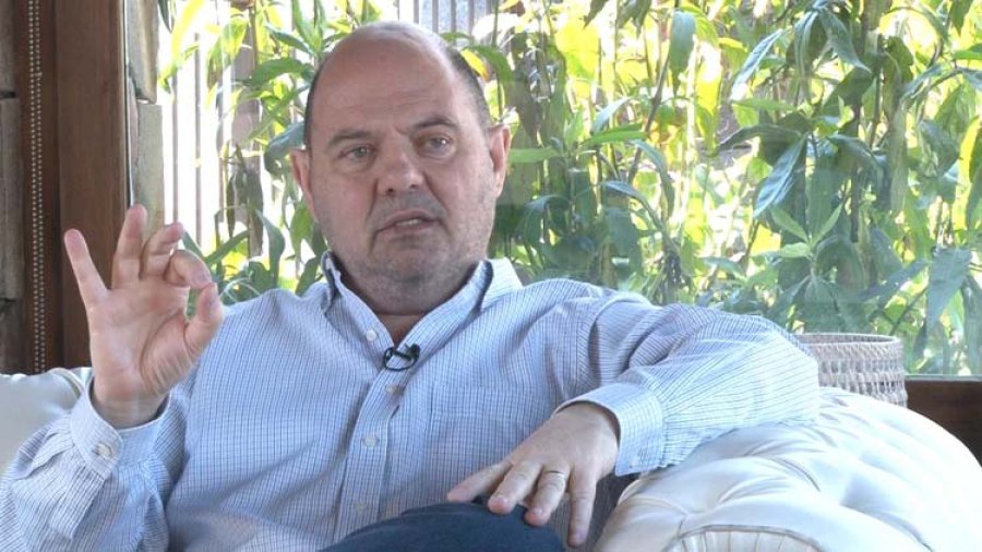 FOTO TELESHOW// CARLOS ROTTEMBERG// Est&aacute;n buscando la manera de reabrir los teatros del pa&iacute;s. ENCUENTRO//Los representantes de AADET junto al ministro Gin&eacute;s Gonz&aacute;lez Garc&iacute;a.