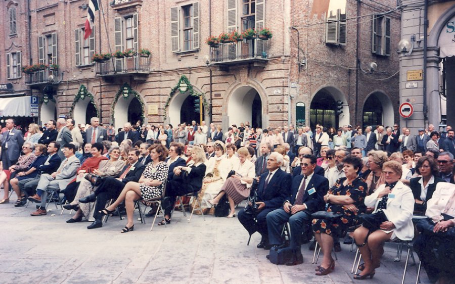 FOTO ARCHIVO// ACTO OFICIAL// Tuvo desarrollo en la plaza Roma de ciudad hermanada con Rafaela.