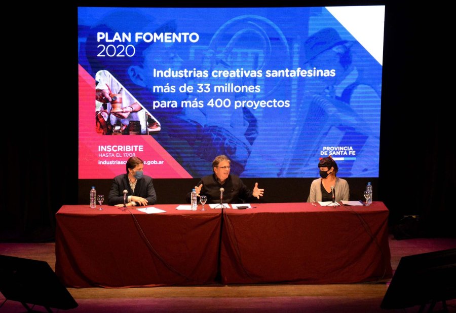 FOTO SCS// PRESENTACI&Oacute;N// F&eacute;lix  Fiore, Jorge Llonch y Florencia Lattuada durante el lanzamiento