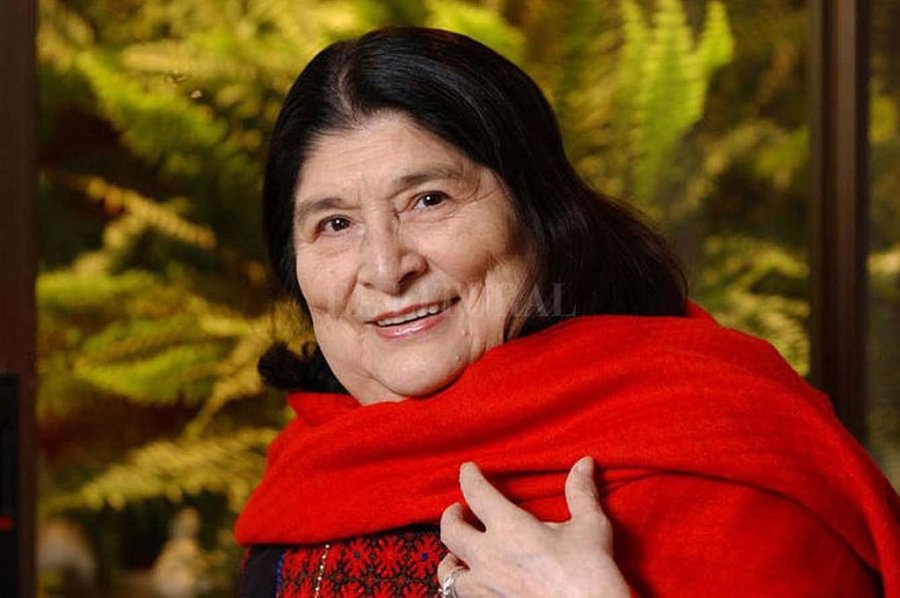 FOTO ARCHIVO// MERCEDES SOSA// Ser&aacute; reconocida en un nuevo aniversario de su nacimiento.