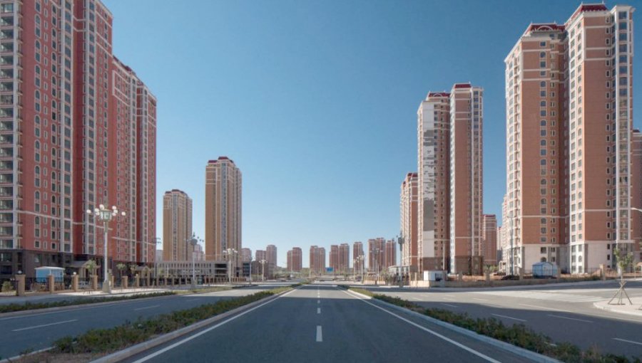 FOTO INTERNET CIUDADES FANTASMA  FOTO INTERNET CHINA. Ciudad de Ordos FOTO INTERNET EMIRATOS ARABES. Costa de Dubai.