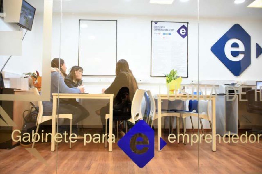 FOTO PRENSA UNL// GABINETE DE EMPRENDEDORES//La casa de estudios superiores  ha lanzado una convocatoria para poner en marcha una idea innovadora.