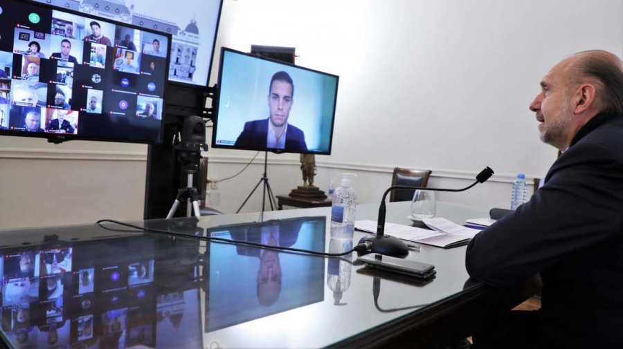 FOTO SC// OMAR PEROTTI.// El Gobernador durante su intervenci&oacute;n en la videoconferencia.