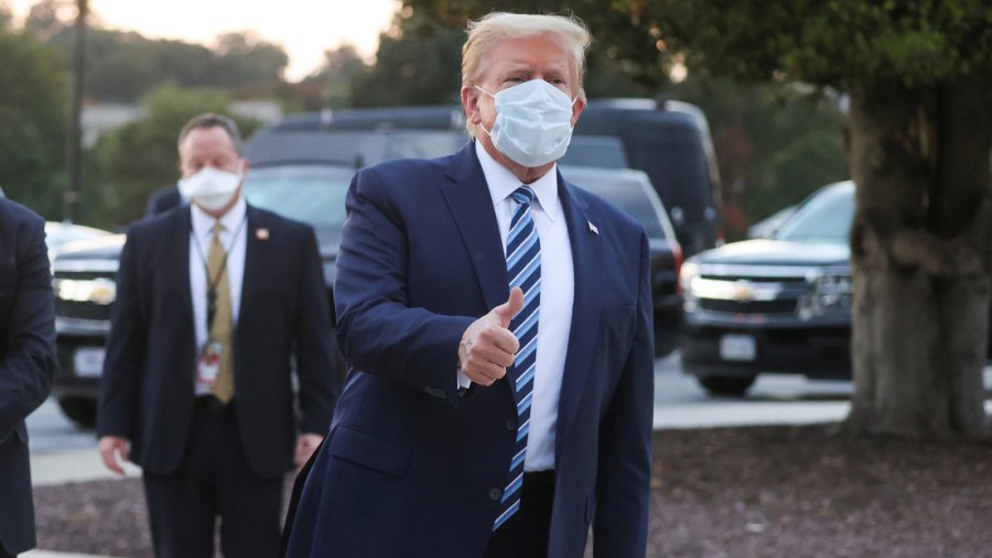 FOTO AFP DONALD TRUMP. Al retirarse del Walter Reed.