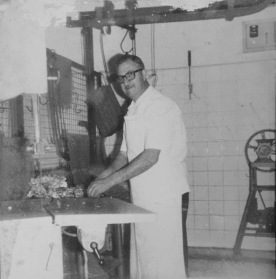 FOTO ARCHIVO Festejos D&iacute;a del Carnicero rafaelino en los a&ntilde;os 60 FOTO ARCHIVO El puesto de Rodolfo y Emilio Culasso en mercado municipal FOTO ARCHIVO El carnicero Emilio Culasso en el mercado municipal