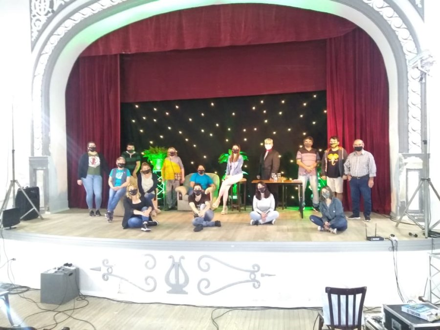 CELEBRACION// En el teatro Kadima un momento de los  festejos.