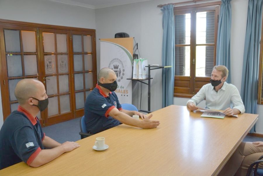FOTO COMUNICACI&Oacute;N// RECONOCIMIENTO// El Intendente los recibi&oacute; ayer en el Municipio local.