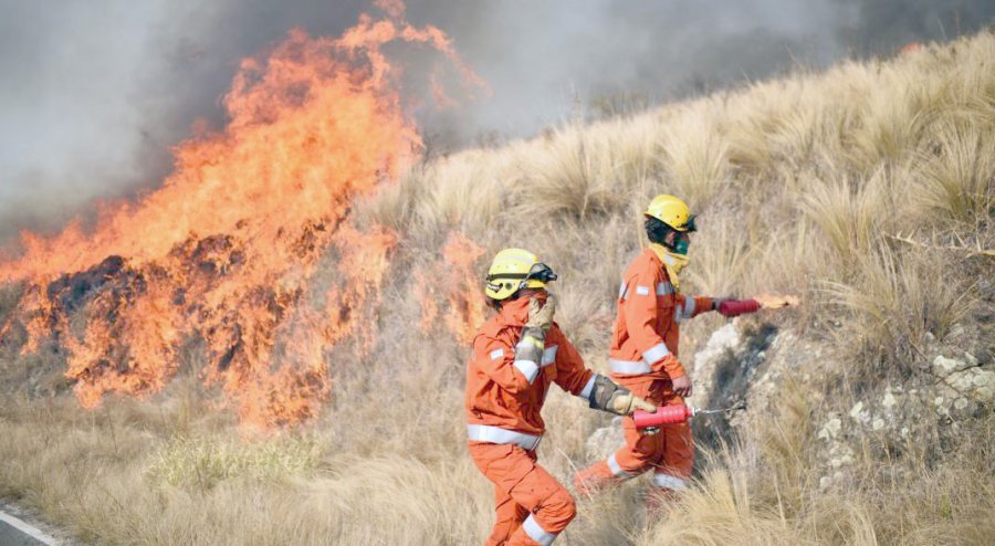 FOTO ARCHIVO INCENDIOS. Córdoba es la provincia más afectada por el fuego.