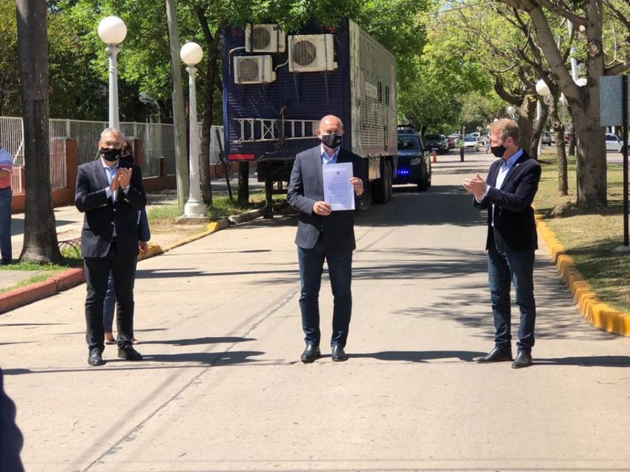 FOTO COMUNICACI&Oacute;N// ACTO// Alcides Calvo, Omar Perotti y Gonzalo Toselli durante la reciente ceremonia.