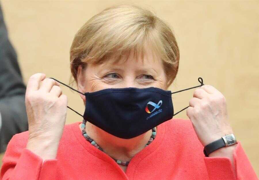 FOTO REUTERS ANGELA MERKEL. Reconoci&oacute; que las medidas son "amargas y duras".