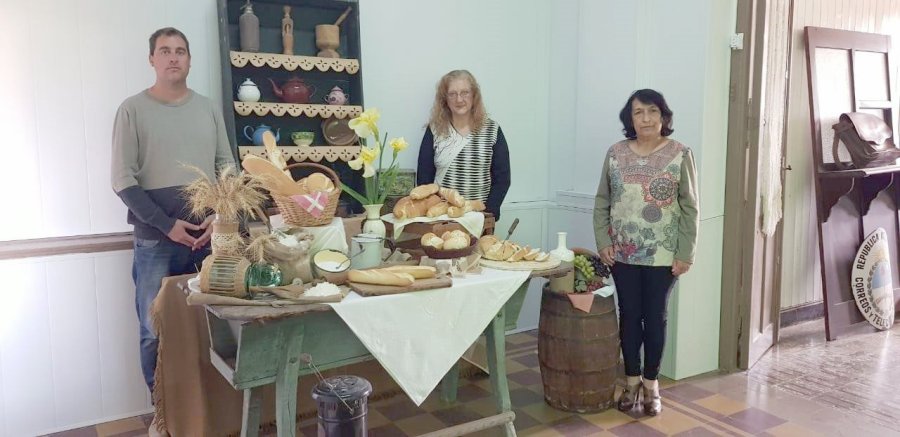 FOTO PRENSA COMUNA// PASTOIRA. Rescatando las ra&iacute;ces y revalorizando el di&aacute;logo en la mesa. PASTAS. Se realiz&oacute; una capacitaci&oacute;n para emprendimiento productivo. MATRIA. Nuevo emprendimiento para reflejar, por TV, la actualidad ramonense.